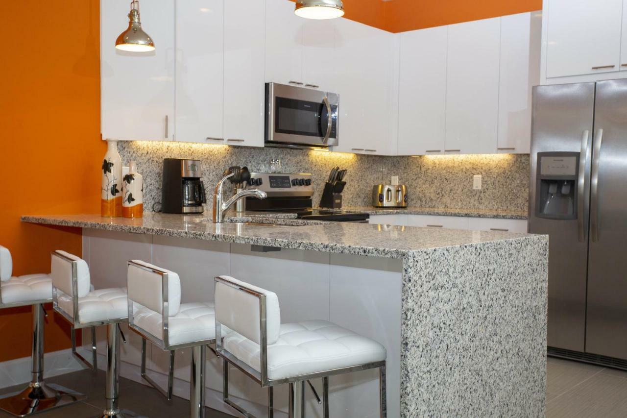 New And Modern Villa Near Disneyオーランド エクステリア 写真