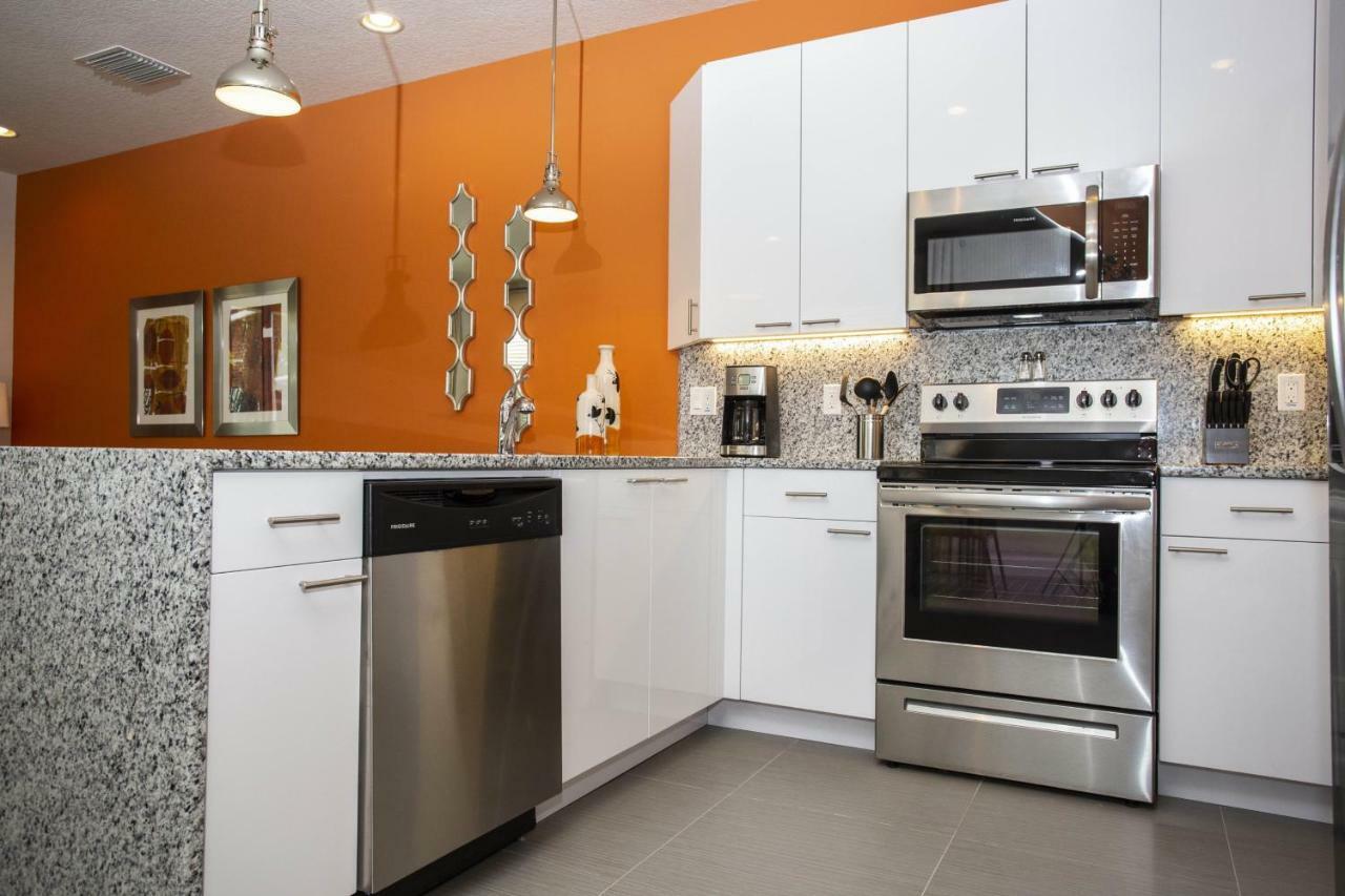 New And Modern Villa Near Disneyオーランド エクステリア 写真
